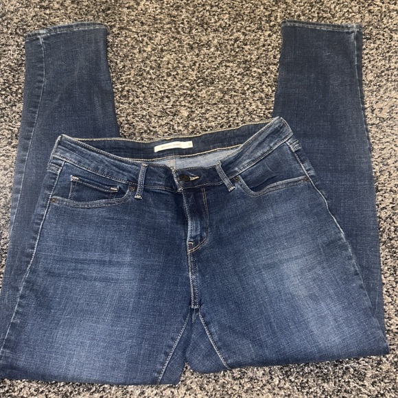 811 curvy skinny Levi’s - Picture 2 of 4